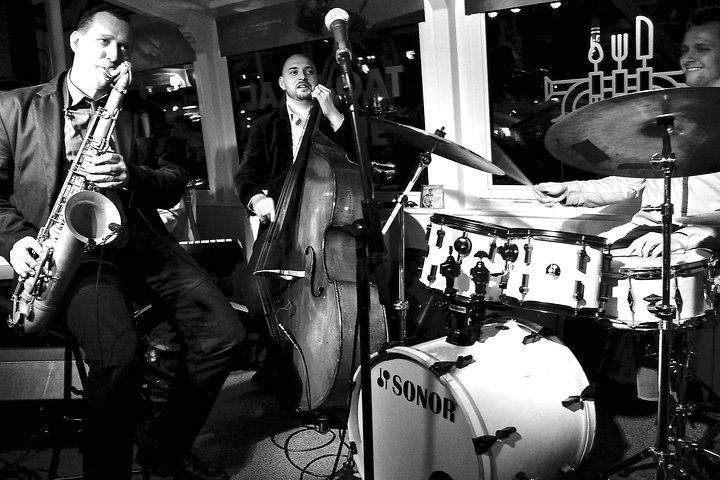 Jazz Boat: Popular LIVE JAZZ cruise