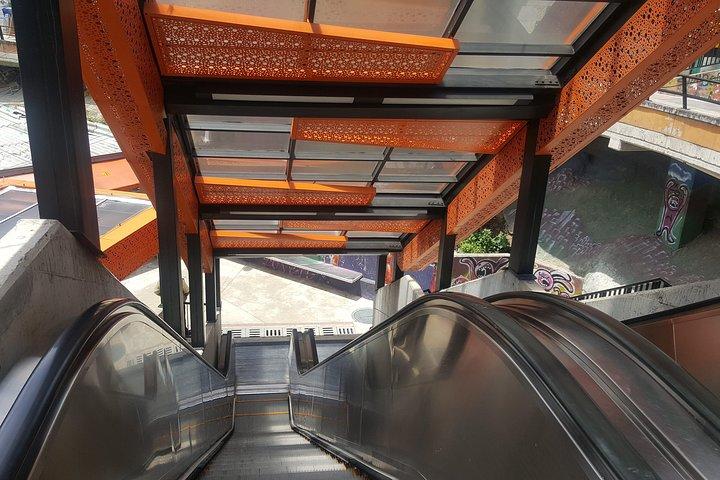 Private Tour Comuna 13 with Cable Car Ride