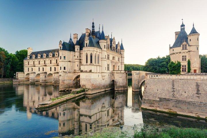 Loire Valley Day Trip with 3 Castles with Chambord and Chenonceau