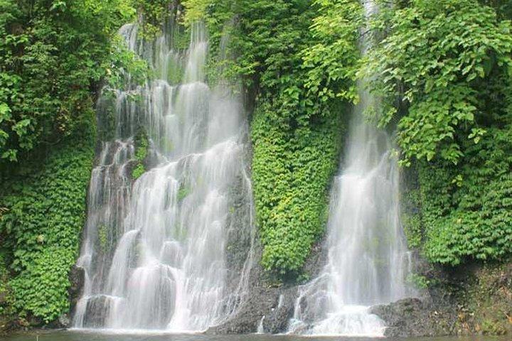 Borobudur & Prambanan in Yogyakarta, train to Malang, hike Bromo & Ijen // 4D3N