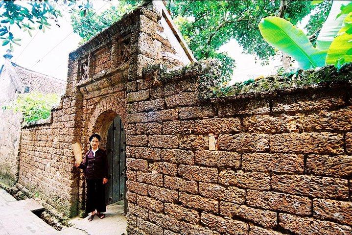 Duong Lam Ancient Village Private Tour: Ancient Vestage, Fortress
