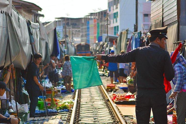 Thailand Market Discovery: Amphawa & Maeklong Railway Market