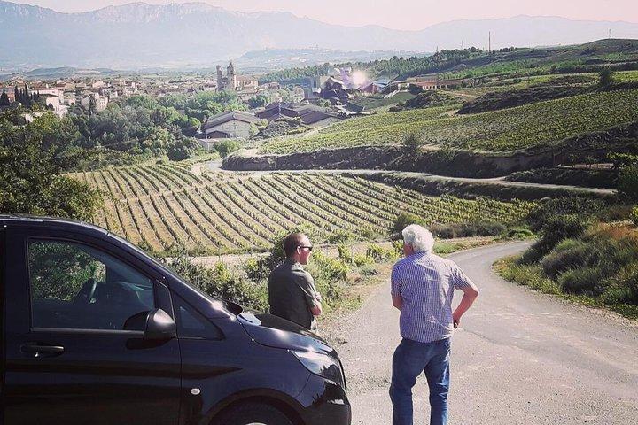 Semi-Private Rioja Tour of 3 Premium Wineries from Bilbao