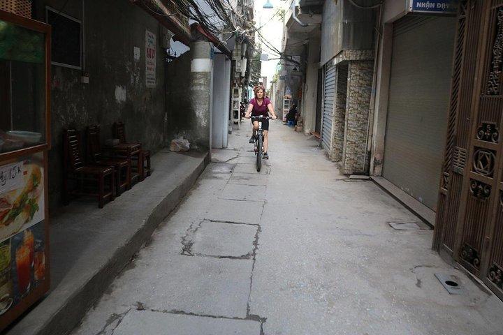 Half-Day Bicycle Tour Combine City & Countryside + Train Street