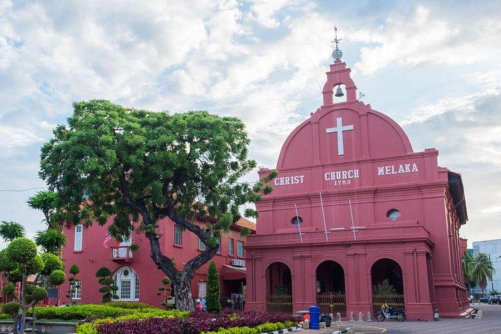 Malacca City Tour and River Cruise with Baba and Nyonya Lunch