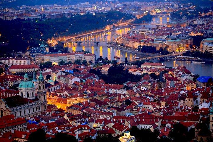 Christmas Private Daytrip - Vienna to Prague & back, English Speaking Driver