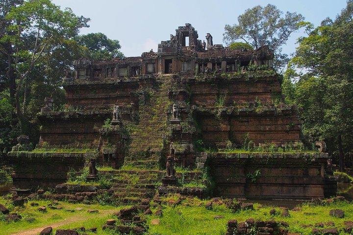 1-Day Angkor Wat Sunrise & All Interesting Temples Private Tour