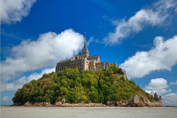 Private shuttle to Mont-Saint-Michel from Caen. 2pers.minimum