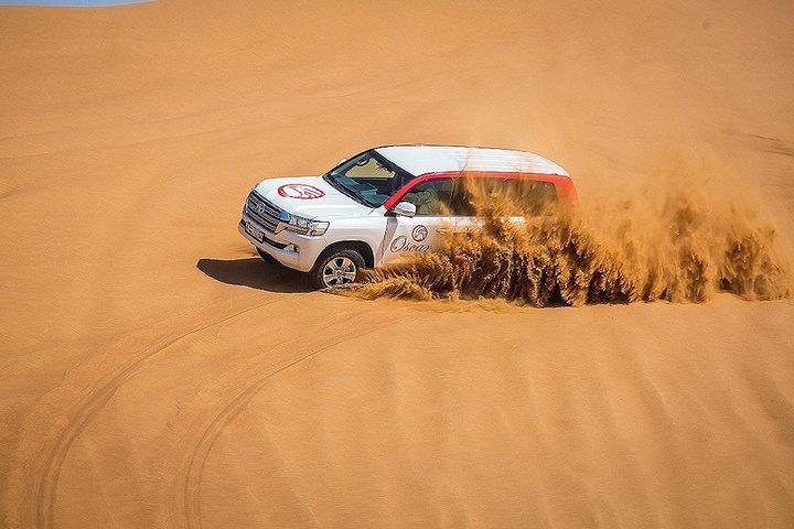 DEAL: Sheikh Zayed Grand Mosque and Dubai Red Dunes with BBQ Dinner