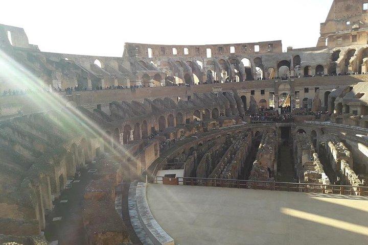 Rome In Style Chauffeured Tour: Colosseum & main sights + Lunch