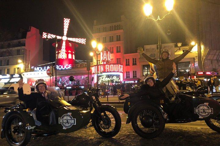 Paris Romantic & Private Tour By Night on a Sidecar Ural