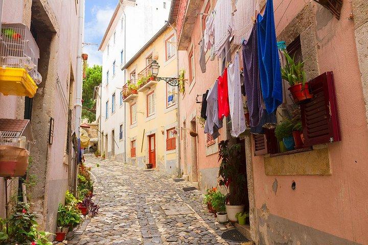 Lisbon: Alfama District Walking Tour