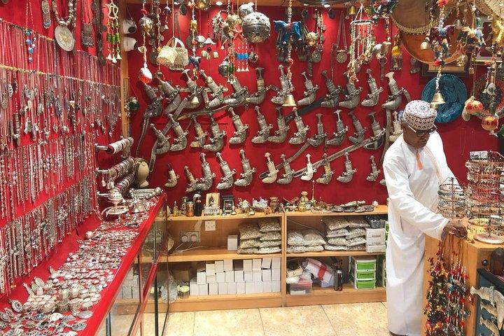 Private Day Trip to Nizwa, Jabal Akhdar (Green Mountain) & Birkat Al Moz
