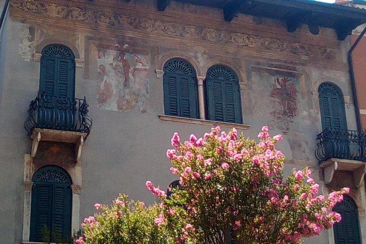 Passionate Verona: Living Romeo and Juliet's Story