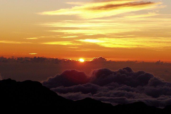 Haleakala Sunrise Tour with Breakfast and West Side Pickup