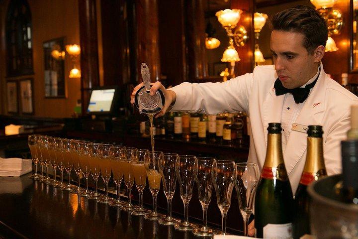New Orleans Cocktail History Walking Tour in the French Quarter