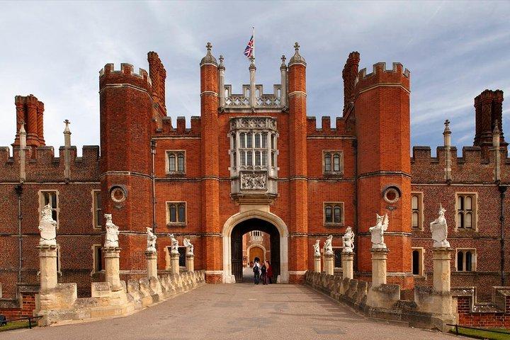 Hampton Court Palace & Windsor Castle Private Car Tour from London