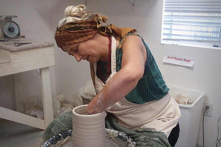 2- Hour Pottery Workshop and Studio Tour in Ojai