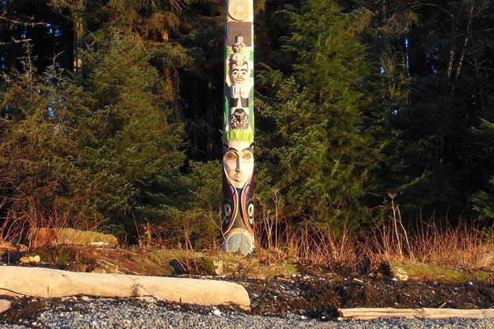 Sitka Sightseeing Tour including Fortress of the Bear and Totem Poles
