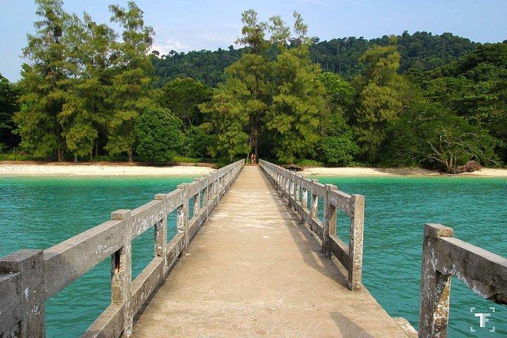 Langkawi Island Hopping Boat Tour with Return Transfer