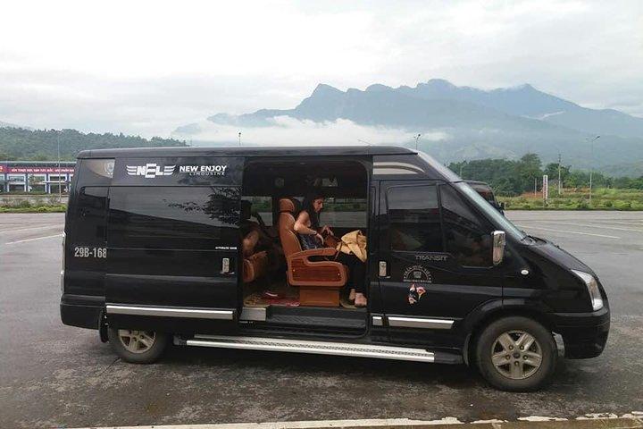 Afternoon limousine D-car 8-seat transfer to Hanoi airport depart from Sapa