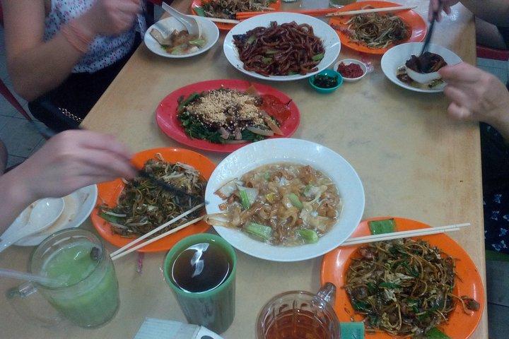 Yummy Yummy Street Food Tasting + Night City Tour(Private Guided)