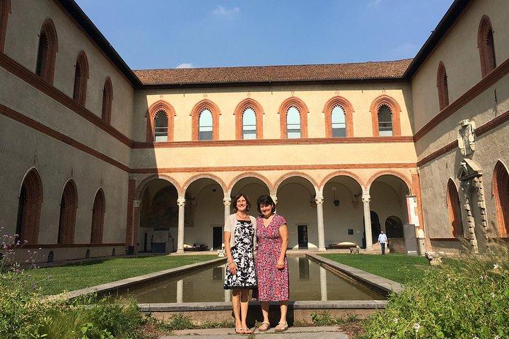 Highlights of Milan Private Guided Tour: Duomo, La Scala Theatre & Sforza Castle