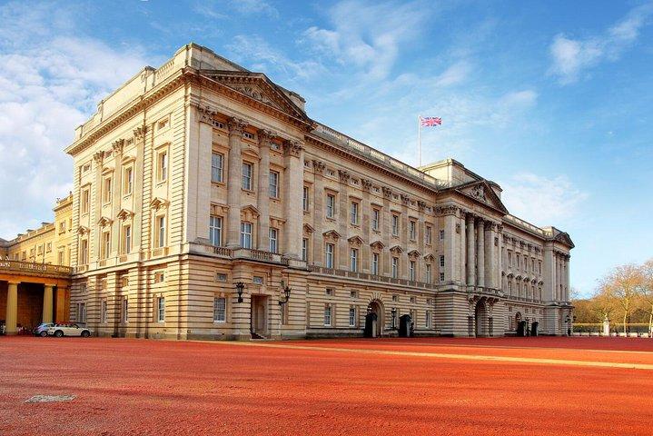 Summer Special: Buckingham Palace & Windsor Castle Tour