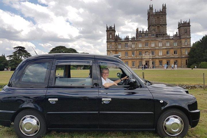 Downton Abbey and Castle Taxi Tour from London with Hotel Pickup