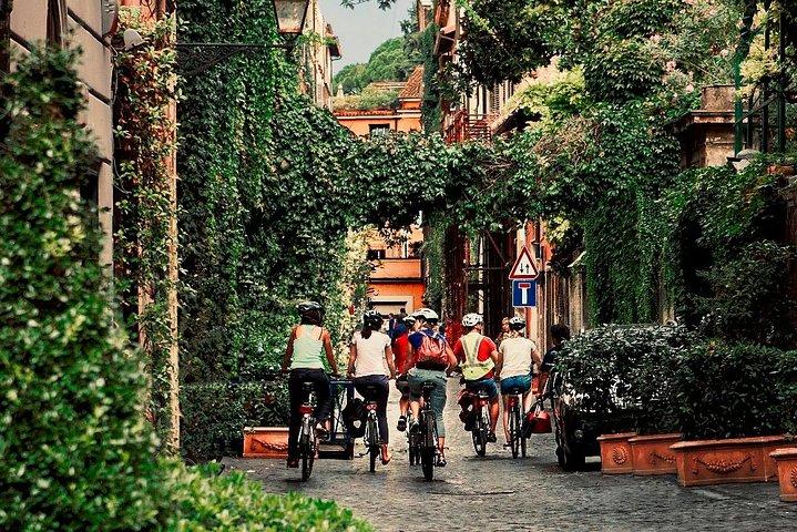 Panoramic Rome Off-the-beaten-track Tour with Cannondale Ebike