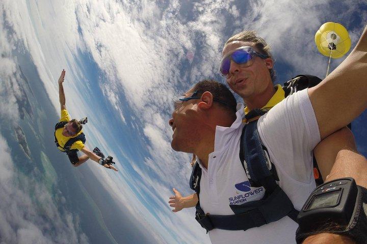Extreme 12000ft Tandem Jump (45 seconds free fall)