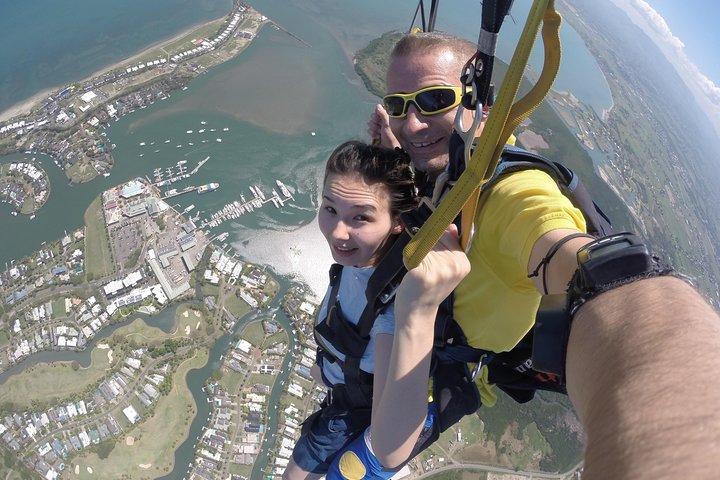 Extreme 12000ft Tandem Jump (45 seconds free fall)