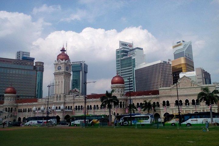 Wonders of Kuala Lumpur City & Countryside + Batu Caves (Private Guided Tour)