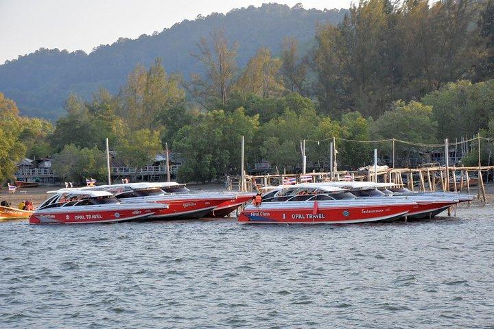 Snorkel Tour to Phi Phi Islands by Speed Boat from Koh Lanta