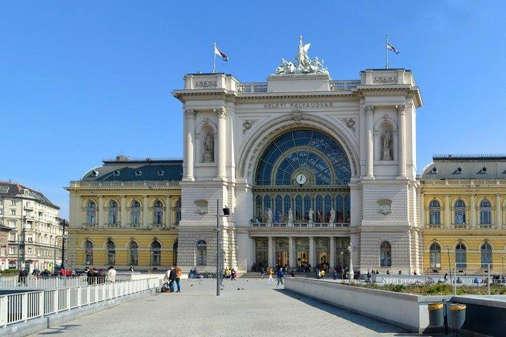 Budapest Private Arrival Transfer: Railway station to hotels