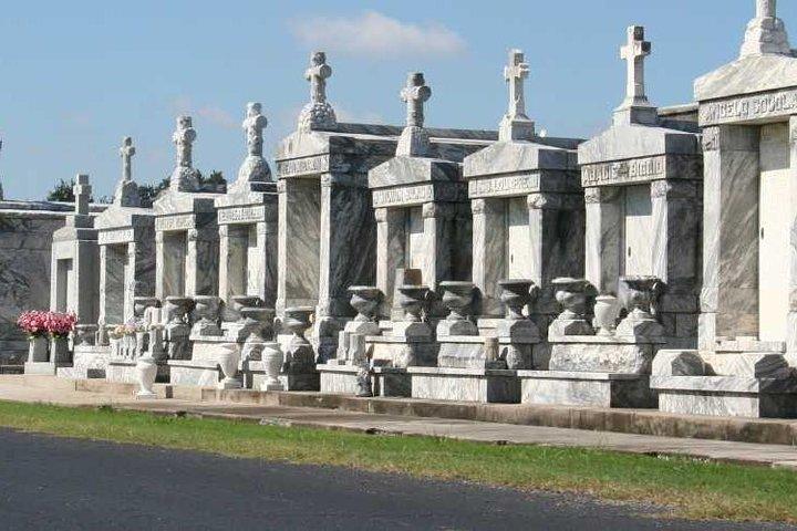 New Orleans City Tour: French Quarter, Garden District & Cemetery