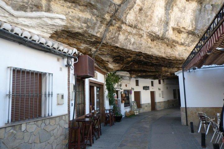 Fom Costa del Sol: Ronda and Setenil Tour with Tasting Experience