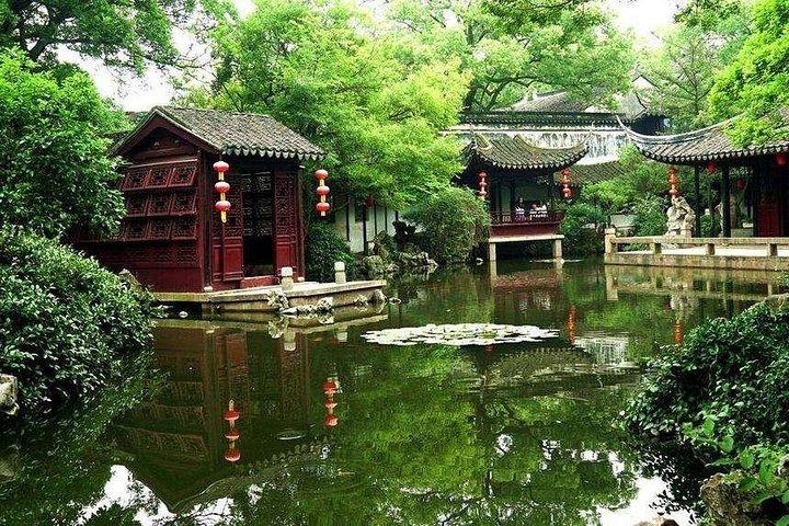 Private Customized Suzhou Highlights Tour with Tongli Water Town and Tuisi Garden