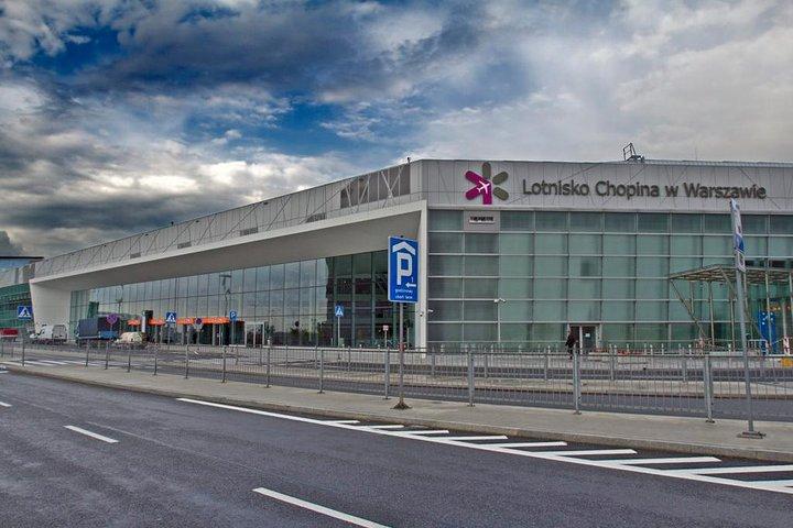 Private transfer from Warsaw city center to Chopin Airport WAW