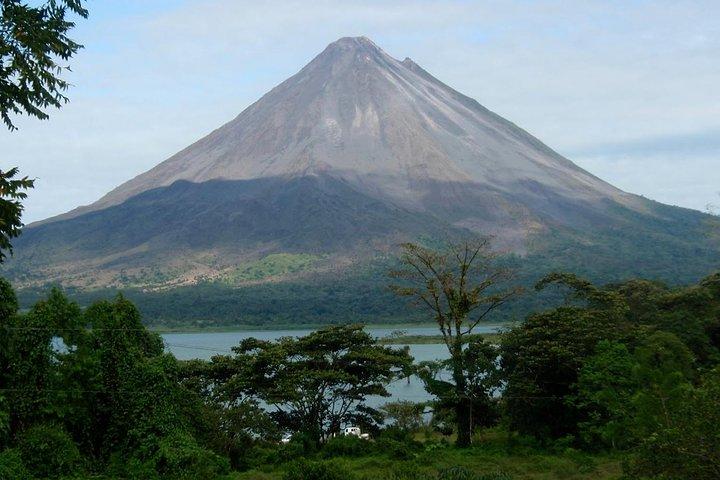 3 Days - 2 Nights: Arenal Volcano & Monteverde Adventure from San Jose