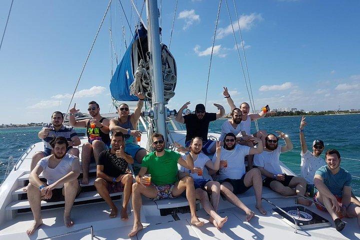 Catamaran Sailing Experience & Snorkeling Tour to Isla Mujeres