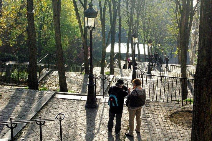 Paris Montmartre and Sacre Coeur Semi Private Tour 12ppl Max