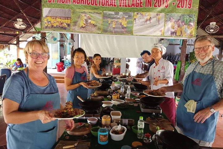 Market to Farm to Table Cooking Class in saigon