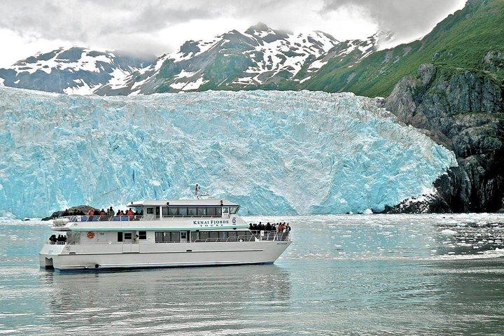 Kenai Fjords National Park Glacier Dinner Cruise from Seward