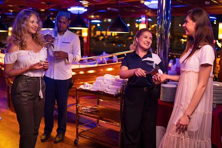 Dubai Marina: Luxury Dhow Dinner Cruise with Hotel Transfer