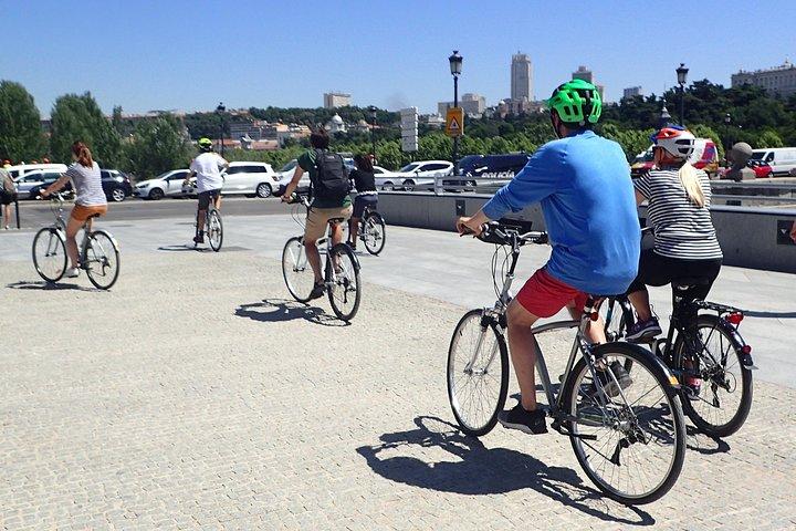 Madrid City Tour | Regular Bike or E-Bike | Reduced Groups