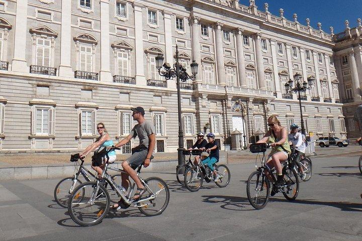 Private Madrid City Tour | Regular Bike/E-Bike | Groups from 32€