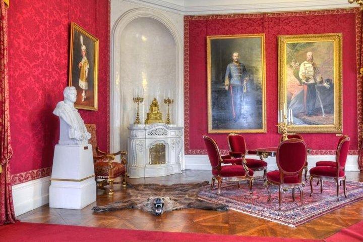 Sisi's Royal Palace Tour with Hotel pickup & Cake in Palace Café
