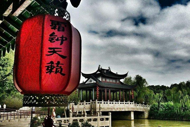 Private Customized Suzhou Highlights Tour with Tongli Water Town and Tuisi Garden