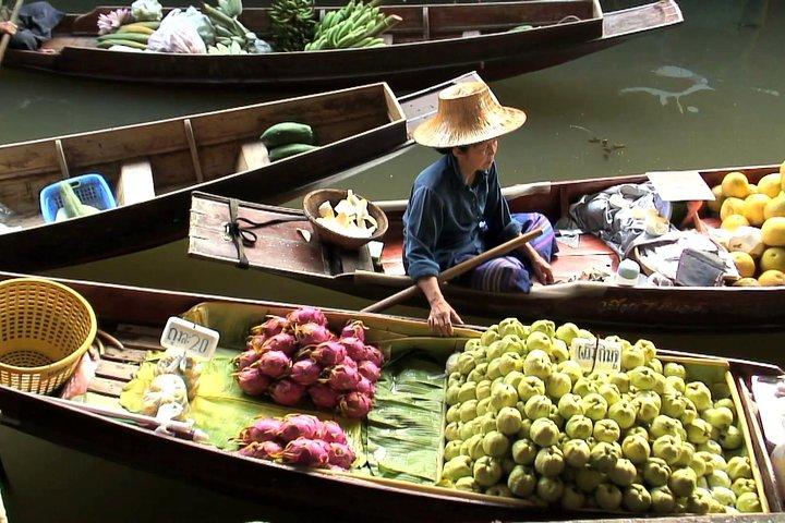 Explore Thailand’s Floating Market with Paddle Boat Adventure